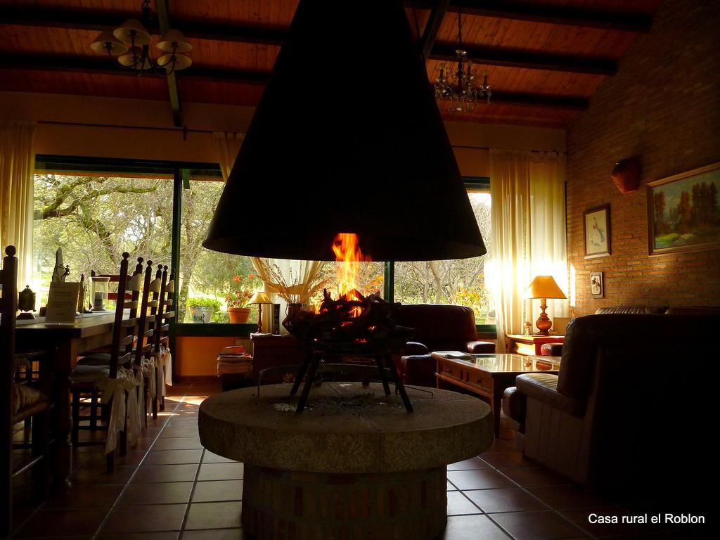 Casa Rural El Roblon Sartajada Zewnętrze zdjęcie